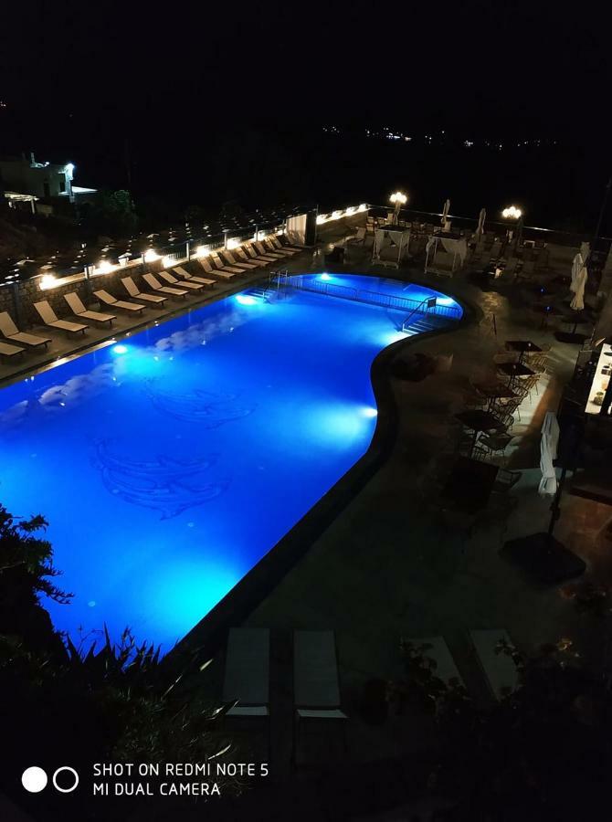 Elena Village Hotel & Suites Myrties Eksteriør billede